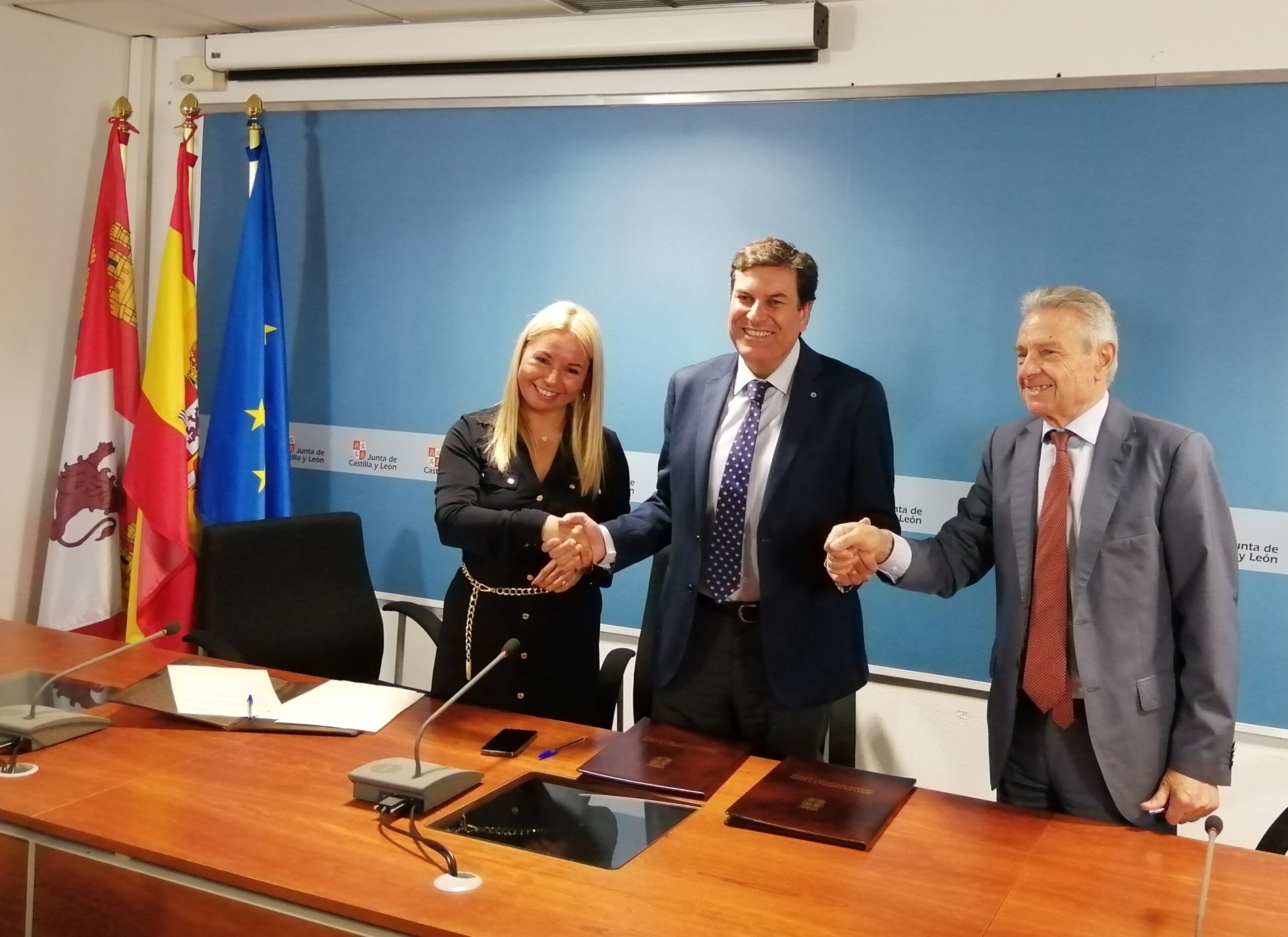 En este momento estás viendo La Junta  de Castilla y León, FaCyL y Switch Mobility firman un protocolo para  crear un sistema de proveedores industriales y de servicio en la  comunidad autónoma