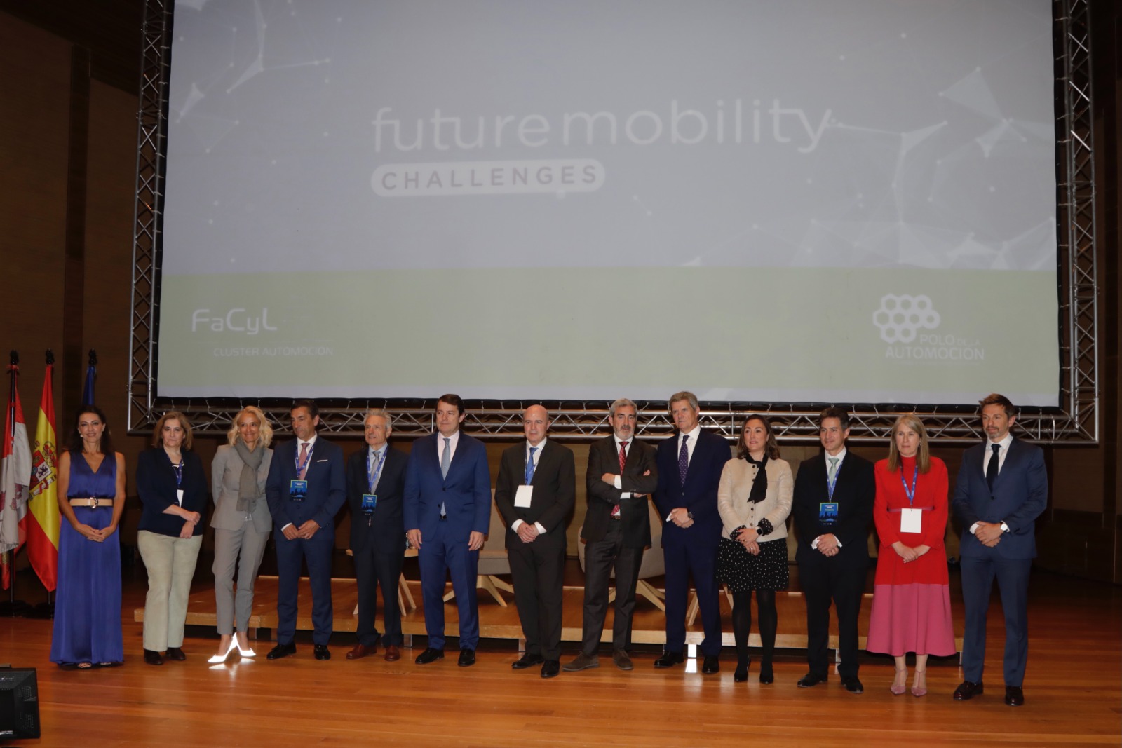 En este momento estás viendo La automoción española se reúne en Future Mobility Challnges para diseñar la movilidad del futuro y fijar una estrategia común para reforzar la competitividad del sector